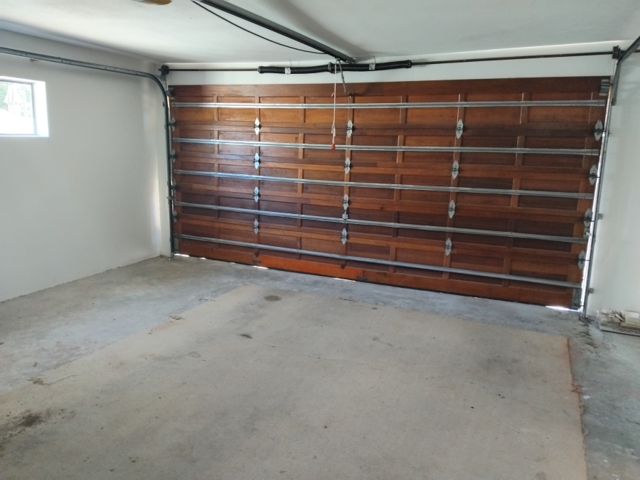 4 Bedroom Property for Sale in Wavecrest Eastern Cape